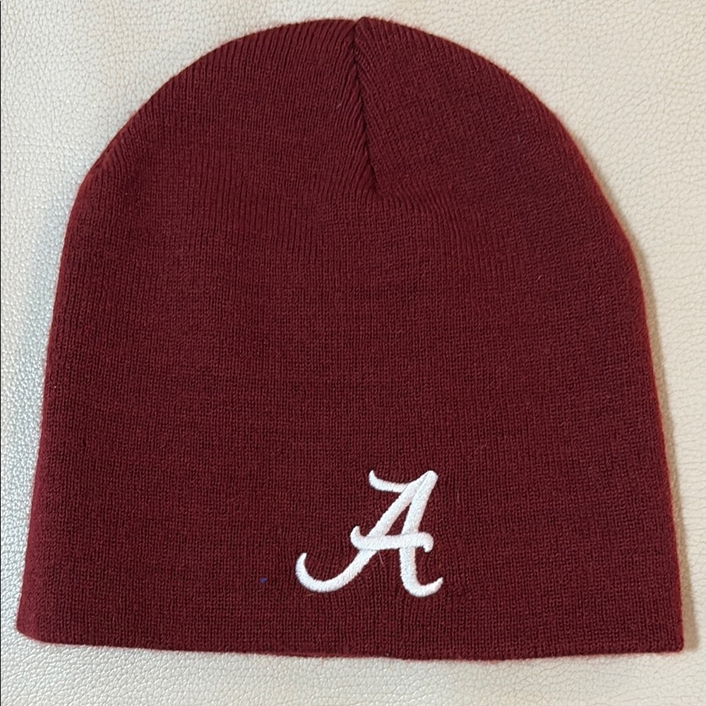 NWOT: Alabama Crimson Tide Maroon Beanie